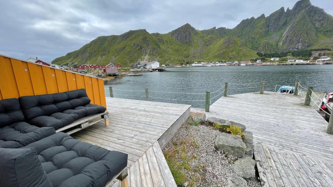 Charming Waterfront Cabin In Ballstad, Lofoten Exterior foto
